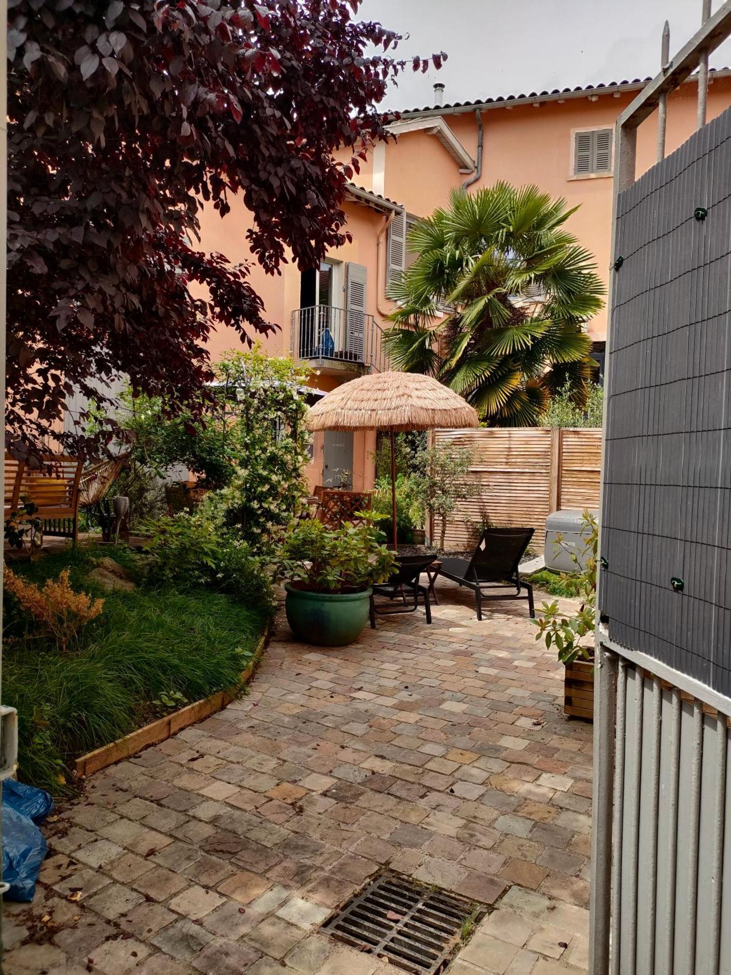 La Chamade En Beaujolais Bed & Breakfast Anse Luaran gambar