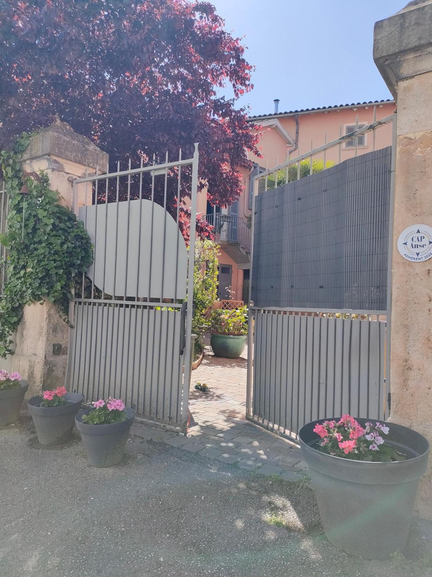 La Chamade En Beaujolais Bed & Breakfast Anse Luaran gambar